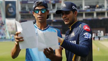 [CRK] RCB বনাম GT: চিন্নাস্বামীতে টস জিতে বোলিংয়ের সিদ্ধান্ত আরসিবি-র