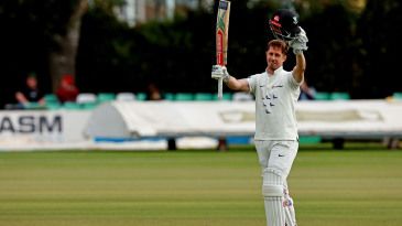 [CRK] Simpson শতক: Sussex‑কে ধারাবাহিক জয় পথে রাখল