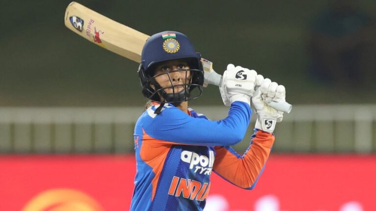 [CRK] দক্ষিণ আফ্রিকার কাছে হারের পর জেমিমাহ রদ্রিগেজের হতাশা: ১৫ রান কম হয়েছে