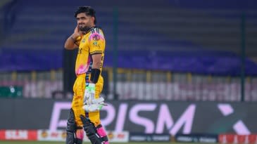 [CRK] বাবর আজমের বিধ্বংসী সেঞ্চুরি: কোয়েটা গ্ল্যাডিয়েটরসকে উড়িয়ে দিল পেশোয়ার জালমি
