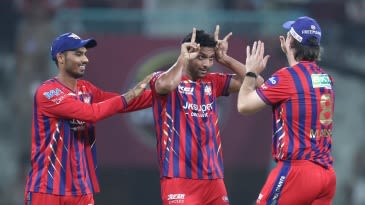 [CRK] মোহসিন খান বাউন্ডারি ছাড়াই প্রথম মেইডেন ওভারে ভাইভাব সূর্যবংশীকে আউট করলেন – আইপিএল 2025