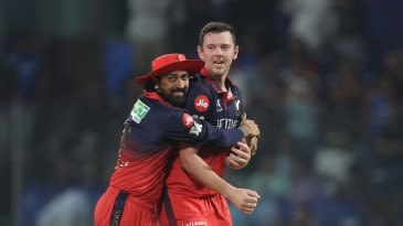 [CRK] আইপিএলে দিল্লি ক্যাপিটালসের বিপর্যয়, হ্যাজেলউড-ভুবনেশ্বরের তোপে বিধ্বস্ত
