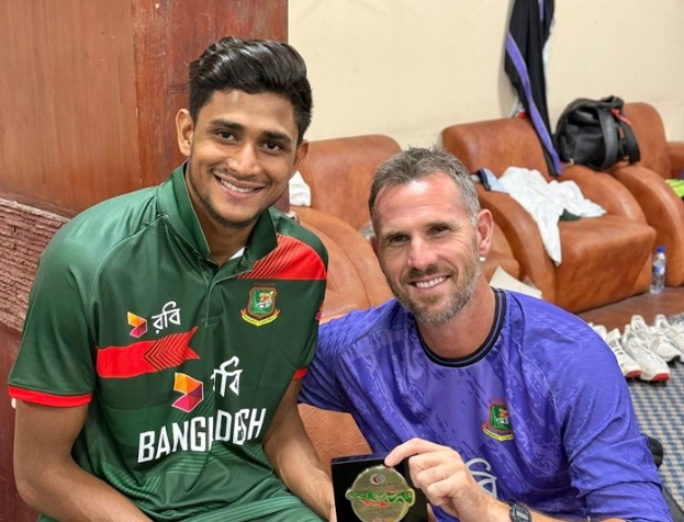 [CRK] নাহিদ রানার গতি ও ফিটনেসে মুগ্ধ শন টেট: বাংলাদেশি পেস বোলিংয়ের নতুন দিগন্ত